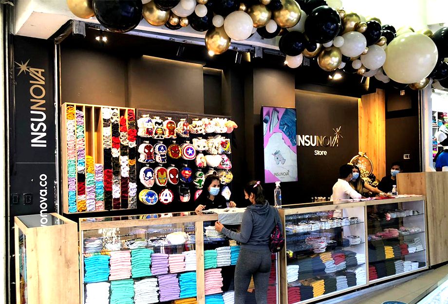 local comercial insunova store diseñado por la quinta agencia